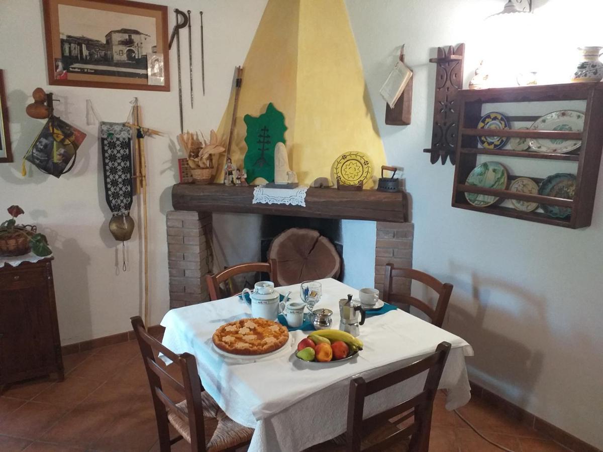 B&B Is Camminantis Nurallao Екстер'єр фото